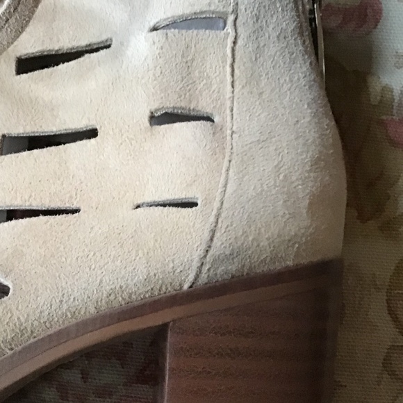 Vince Camuto beige suede stocked heel lace tie up sandals Size 6 - Picture 13 of 14